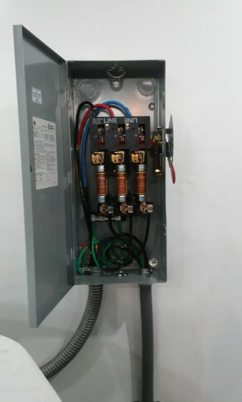 Three-phase disconnect switch installed for Smoke Detector Installation in Cleveland